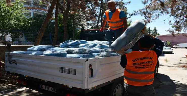 Siverek’te kurban poşeti dağıtıldı