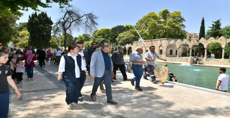 Halkın Valisi, Halkın Yanında Bayramı Kutladı
