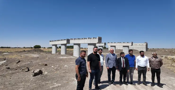 Viranşehir’de Köprülü kavşak’ın ayakları var, yol ve köprü yok! 