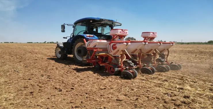BÜYÜKŞEHİR’DEN SOYA EKİMİ 