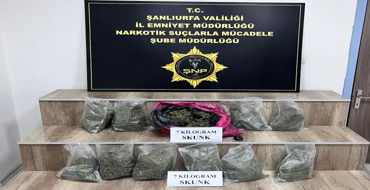 UYUŞTURUCU SATICILARINA DARBE