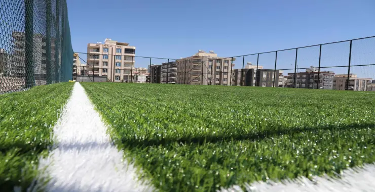 SEYRANTEPE’DE GENÇLER İÇİN YENİ SEMT SAHASI KAZANDIRILIYOR