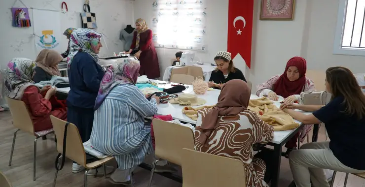 HALİLİYE BELEDİYESİ’NDEN KADINLARA SOSYAL VE MESLEKİ DESTEK