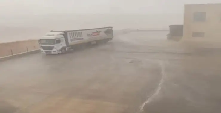 Şanlıurfa’da Fırtına ve Sağanak Yağış Etkili Oldu