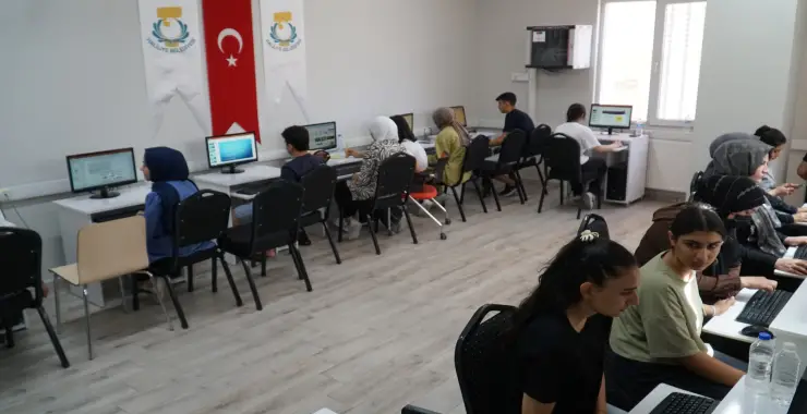 HALİLİYE’DE HOBİ VE EĞİTİM KURSLARI GÖZ DOLDURUYOR