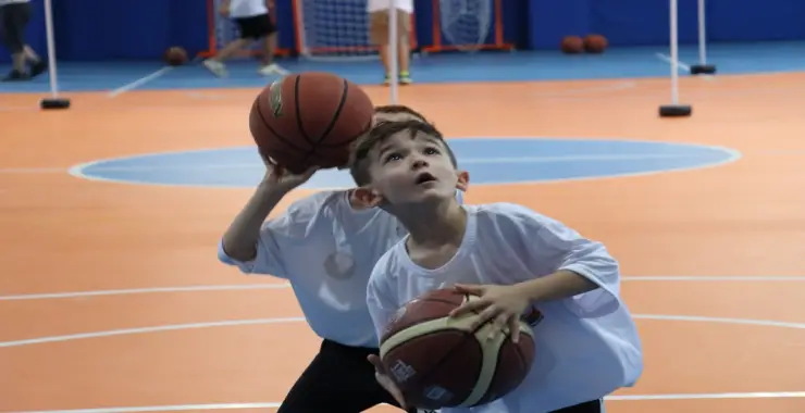ŞANLIURFA BÜYÜKŞEHİR BELEDİYESİ’NDEN ÇOCUKLARA PROFESYONEL BASKETBOL EĞİTİMİ