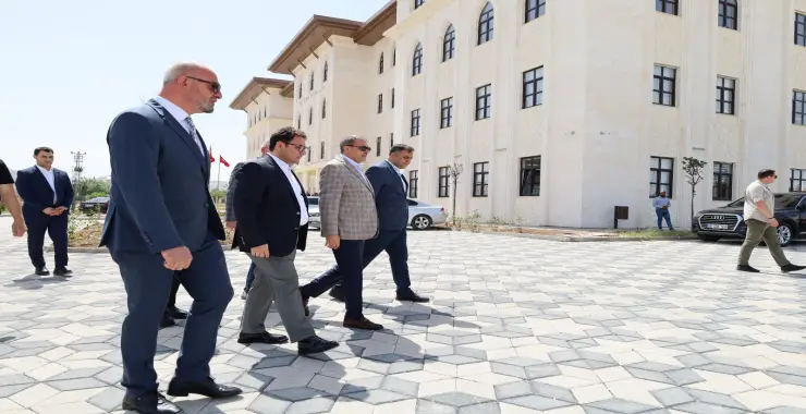 MERKEZ İLÇELERDE YENİ HÜKÜMET KONAKLARI VATANDAŞIN HİZMETİNDE