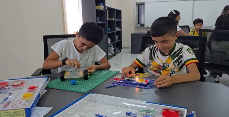 Eyyübiyeli Çocuklar Robotik Kodlama Öğreniyor