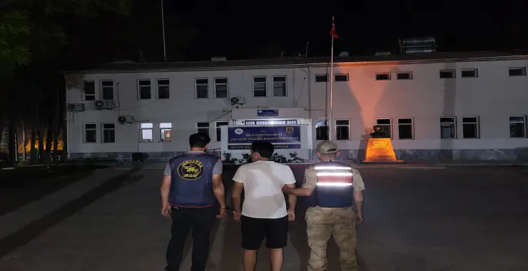 178 YIL HAPİS CEZASI BULUNAN FİRARİ HÜKÜMLÜYÜ JASAT YAKALADI