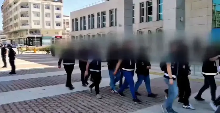 TELEFON DOLANDIRICILARINA OPERASYON: 5 GÖZALTI