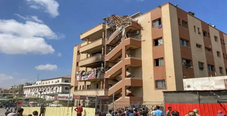 İsrail, Hastane vurdu! 4’ü gazeteci 15 kişi hayatını kaybetti!