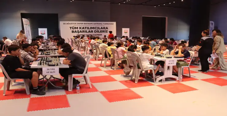 ŞANLIURFA’DA 30 AĞUSTOS ZAFER BAYRAMI SATRANÇ TURNUVASI BAŞLADI