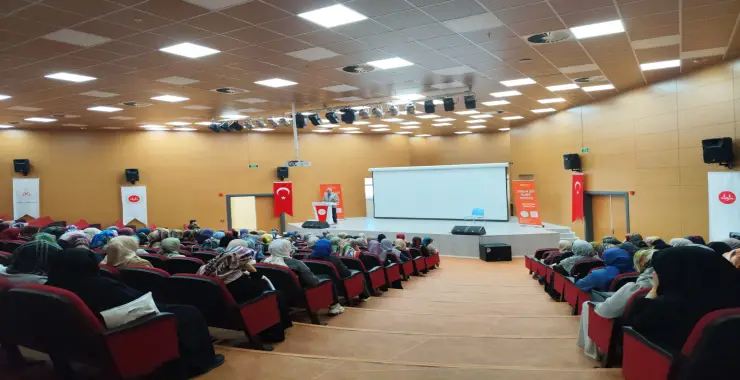 KUR’AN KURSU ÖĞRETİCİLERİNE P4C EĞİTİMİ