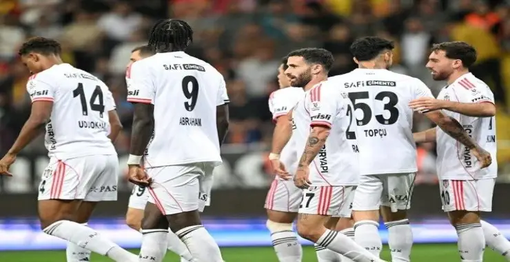 Beşiktaş farklı kazandı: Rafa Silva’nın kariyer gecesi