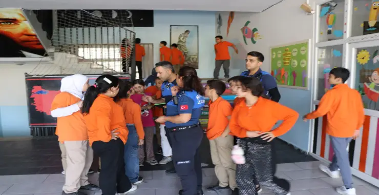 HALİLİYE BELEDİYESİ’NDEN ÖĞRENCİLERE ‘BİLİNÇLİ TÜKETİCİ’ SEMİNERİ