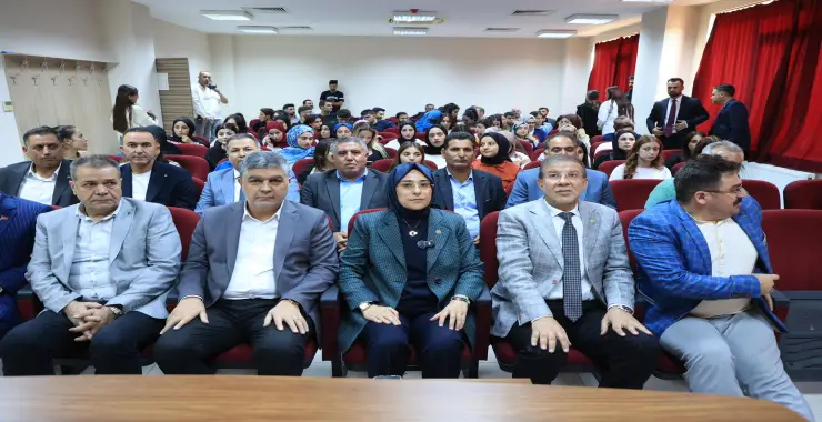 Yazmacı, Viranşehir’de üniversite öğrencileriyle bir araya geldi 