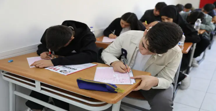 HALİLİYE’DEN GENÇLERE BÜYÜK DESTEK: TÜRKİYE GENELİ DENEME SINAVI