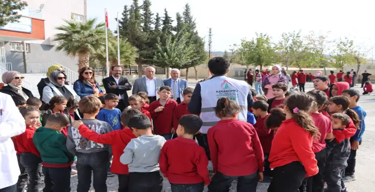 KARAKÖPRÜ KIRSALINDA GERİ DÖNÜŞÜM ÖĞRETİLİYOR