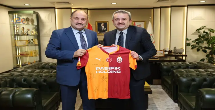 GÜLPINAR’A GALATASARAY’DAN SÜRPRİZ ZİYARET