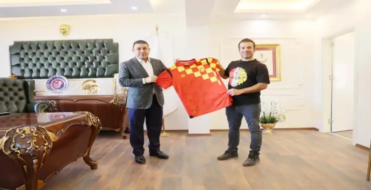 BAŞKAN ÖZYAVUZ MÜJDEYİ VERDİ: HARRAN’DA GÖZTEPE FUTBOL OKULU AÇILIYOR 