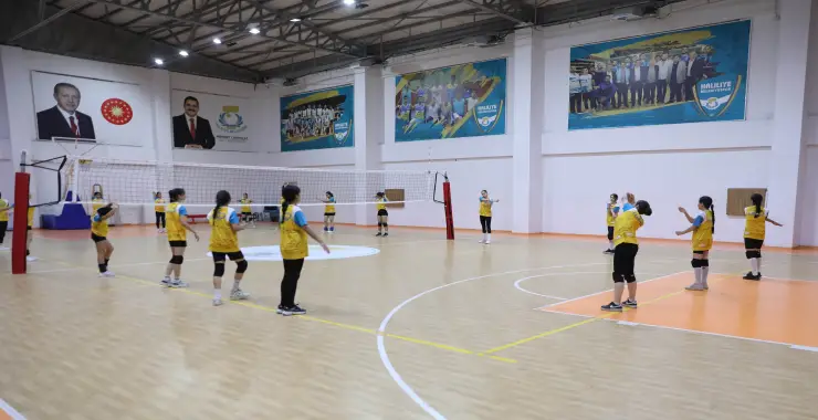 HALİLİYE’NİN SPOR KURSLARI GENÇLERE YENİ KAPILAR AÇIYOR