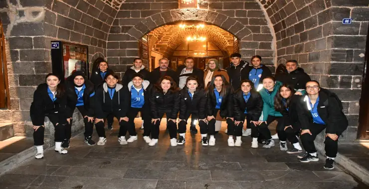 Siverek Belediyesi’nden Ağrı Kadın Futbol Takımı’na destek