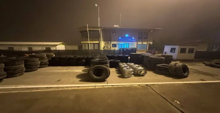 LASTİK HIRSIZLARI YAKALANDI