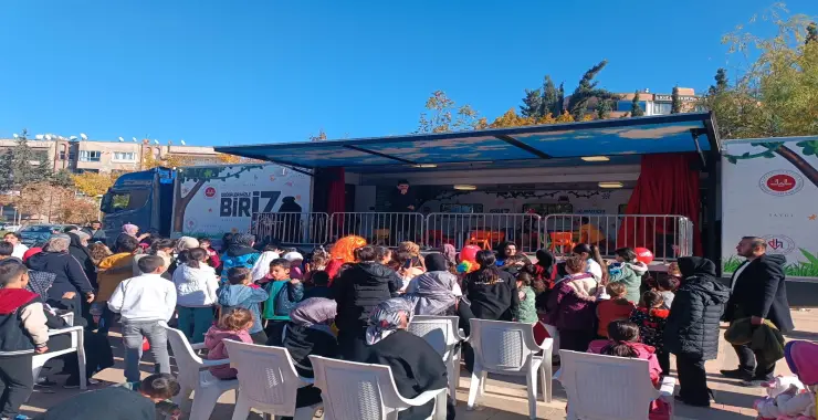 MOBİL KUR’AN KURSU HALİLİYE’DE ÇOCUKLARLA BULUŞTU