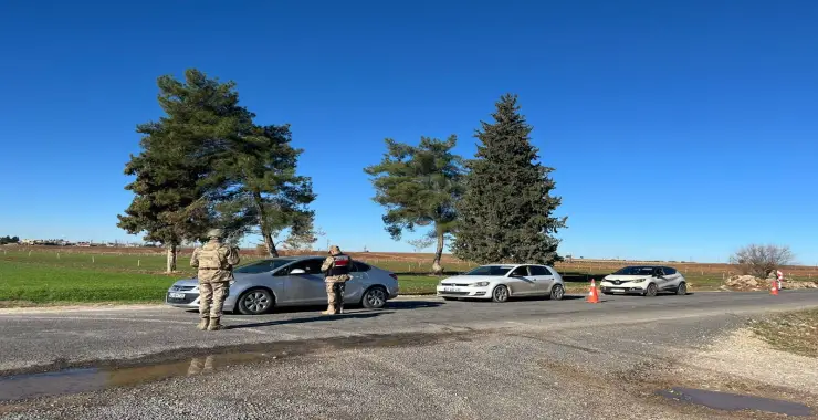 JANDARMA’DAN HUZUR OPERASYONU: 23 GÖZALTI