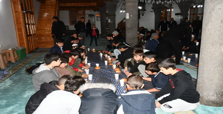 Siverek’te Baba-Oğul Sabah Namazı Buluşmaları