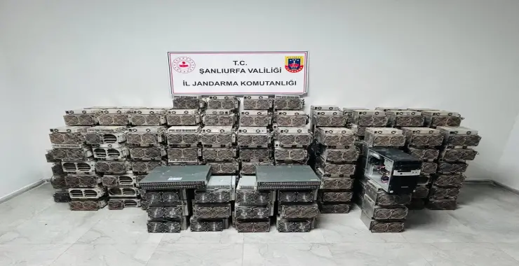 JANDARMA’DAN KAÇAKÇILARA DARBE, 10 GÖZALTI