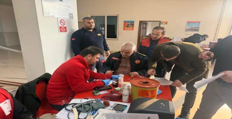İTFAİYECİLER KAN BAĞIŞINDA TEK YÜREK OLDU