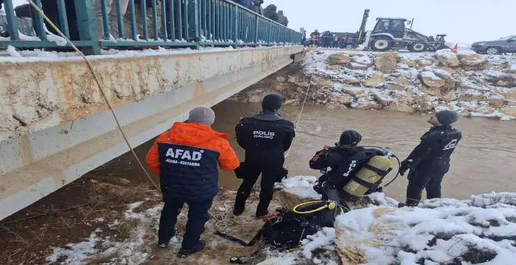 SULAMA KANALINDA CAN PAZARI, EKİPLER SEFERBER OLDU