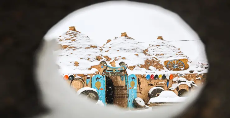HARRAN’DA KAR YAĞIŞI TARİHİ MEKANLARI BEYAZA BÜRÜDÜ