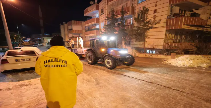 HALİLİYE’DE KAR MESAİSİ KESİNTİSİZ SÜRÜYOR