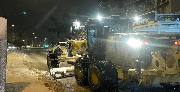 HALİLİYE’DE KAR MESAİSİ GECE DE SÜRDÜ