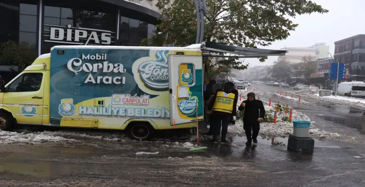 HALİLİYE BELEDİYESİ’NDEN KARLA MÜCADELEDE KESİNTİSİZ HİZMET