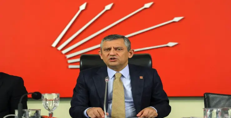 Özel’den “asgari ücret”li, “emekli maaş”lı ekonomi vaatleri