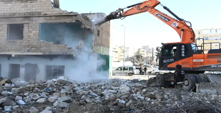 Şanlıurfa’da 25 Metrelik Yol projesinde Yıkım Süreci Tamamlandı