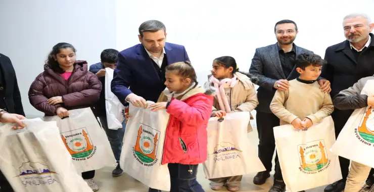 YETİM ÇOCUKLARIN KARNE SEVİNCİ