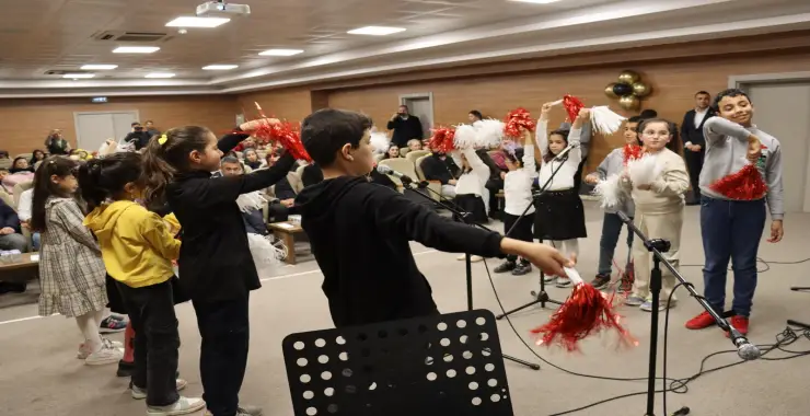 ESENTEPE GENÇLİK MERKEZİNDE ARA TATİL KONSERİ