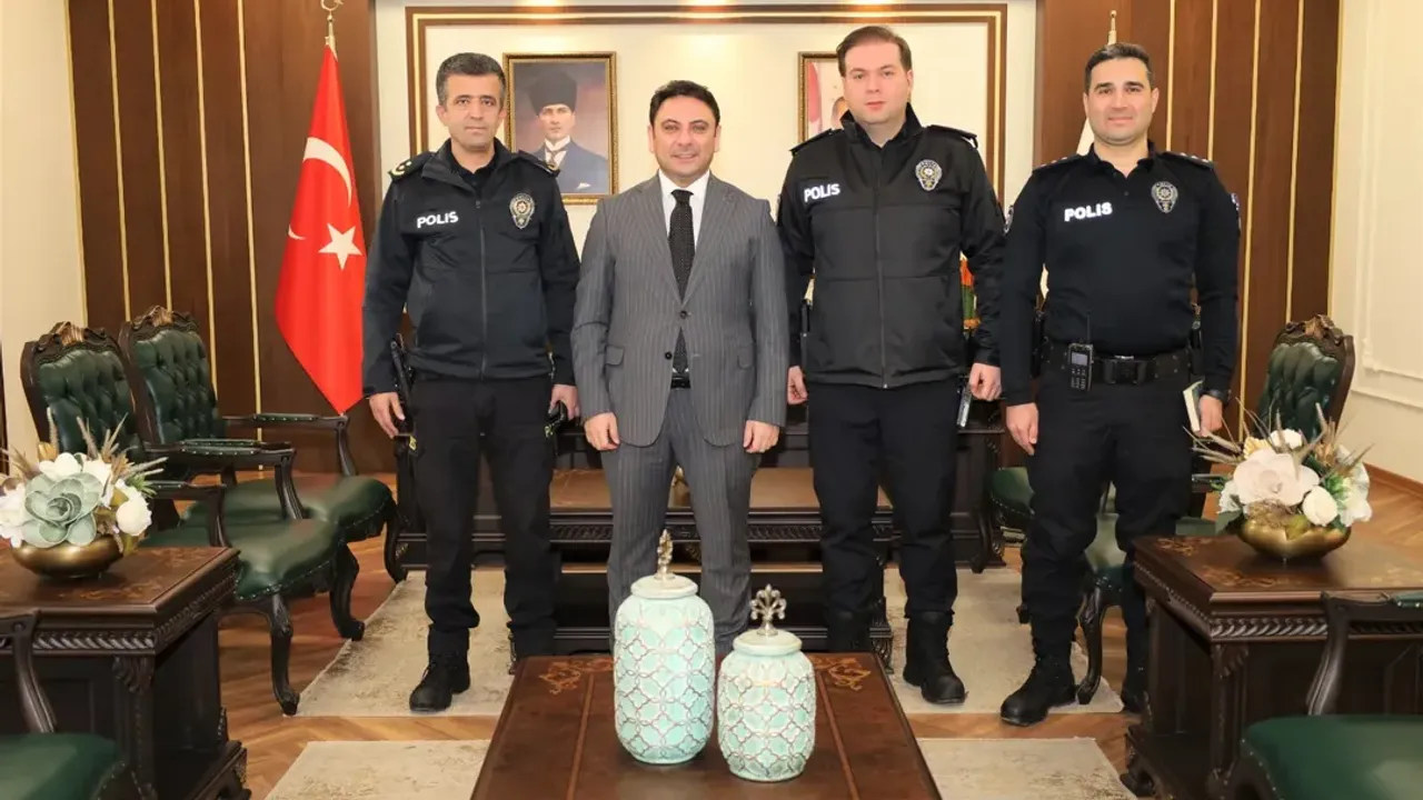 Şehitlik ve Sayarönü Polis Merkezi Amirleri Göreve Başladı