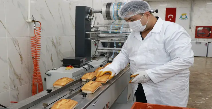 BAŞKAN CANPOLAT: YILDA 830 BİN GLUTENSİZ EKMEK DAĞITIYORUZ