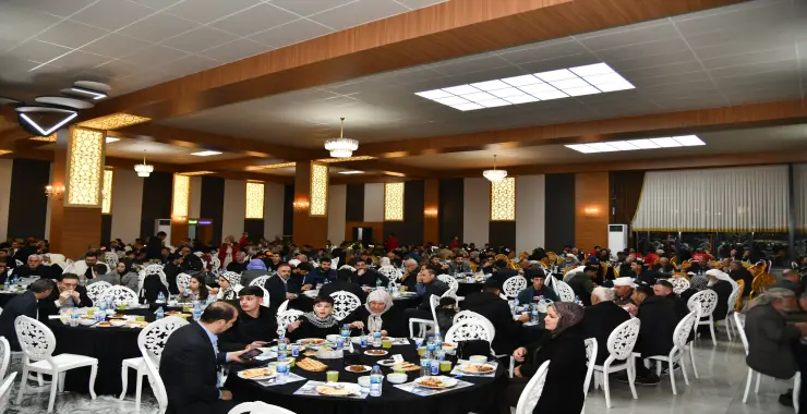 VALİ ŞILDAK SİVEREKLİLERLE BULUŞTU  