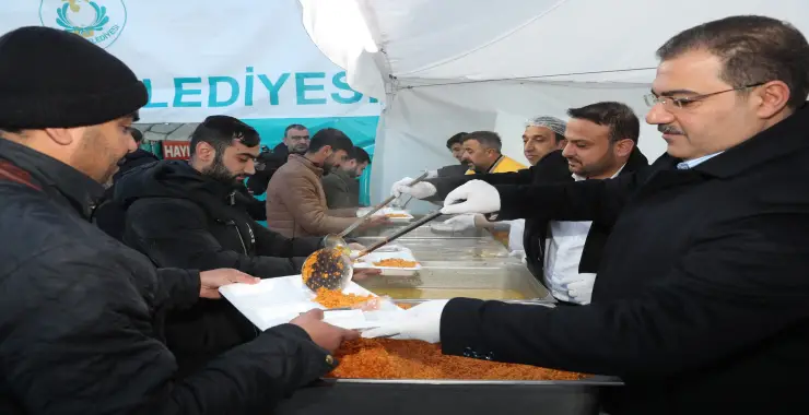 BAŞKAN CANPOLAT VE BAĞMANCI, İFTAR SOFRASINDA VATANDAŞLARLA BULUŞTU