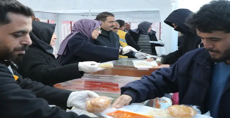 CANPOLAT VE YAZMACI, İFTAR ÇADIRINDA