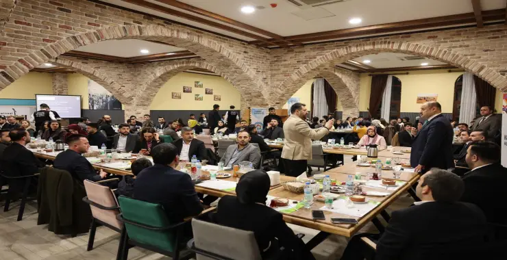 GÜLPINAR, GENÇLİK MECLİSİ ÜYELERİYLE İFTARDA BULUŞTU