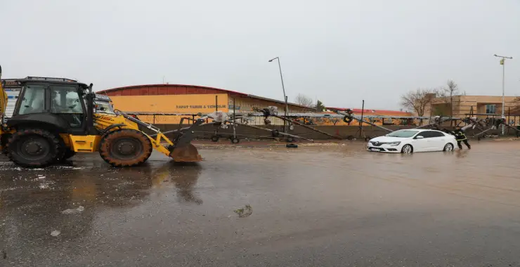 Şanlıurfa’da Viranşehir ve Ceylanpınar’da Okullar Pazartesi Tatil