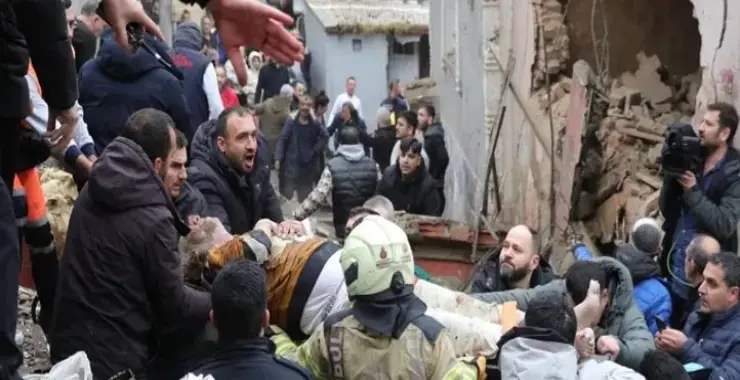 İstanbul Fatih’te iki bina çöktü: 1 ölü, 10 yaralı