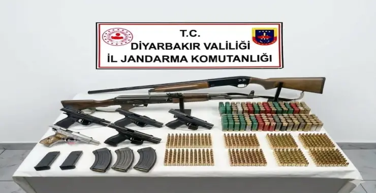 Diyarbakır’da Silah Kaçakçılarına Darbe: Çok Sayıda Silah Ele Geçirildi